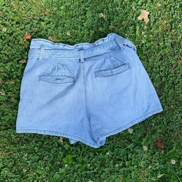 AMERICAN Eagle High Waist Denim Shorts Size 4 - Picture 2 of 6